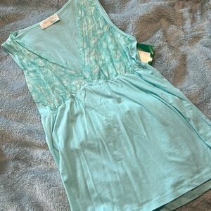 Light Green Sleeveless Top with Pretty Lace on Top- Large-NWT